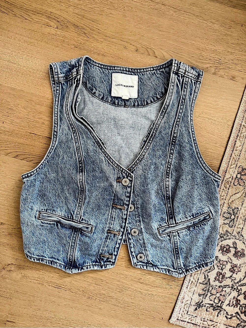 lucky brand womens cropped silhouette and vintage wash denim vest